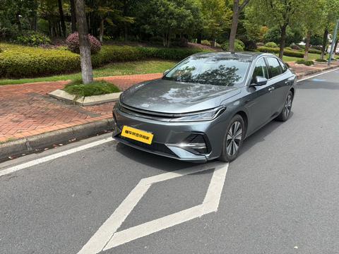 Geely Galaxy A7 EM
