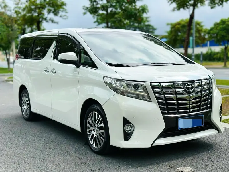 Toyota Alphard — фото 2