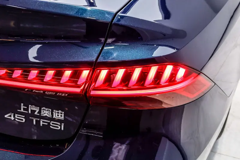 Audi A7L — фото 7