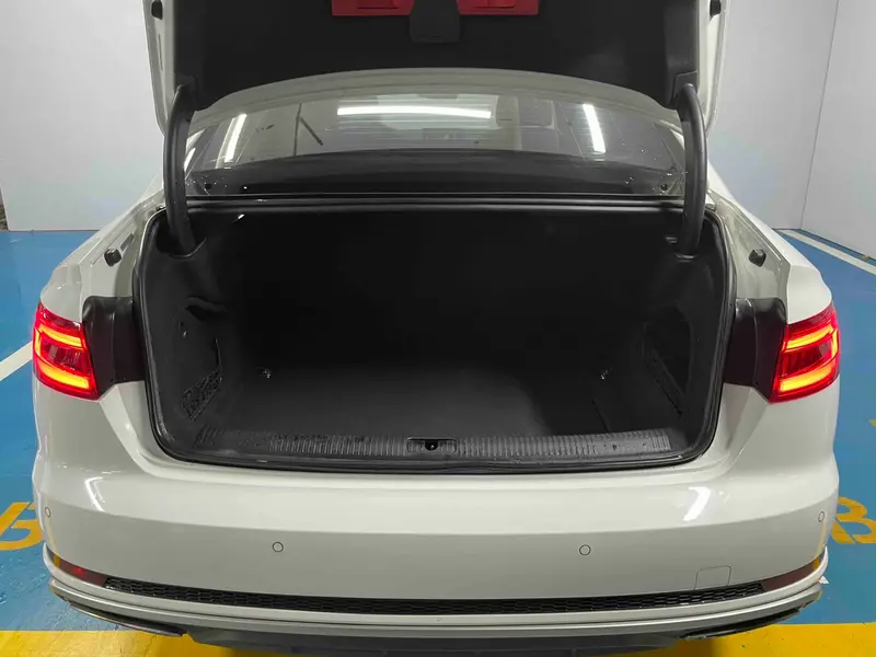 Audi A4L 40 TFSI стиль VI — фото 12
