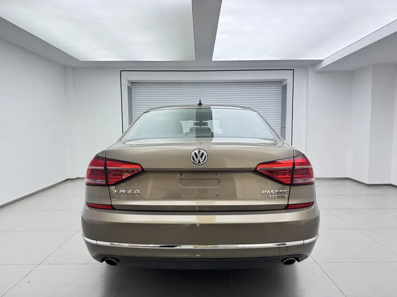 Volkswagen Passat — фото 5