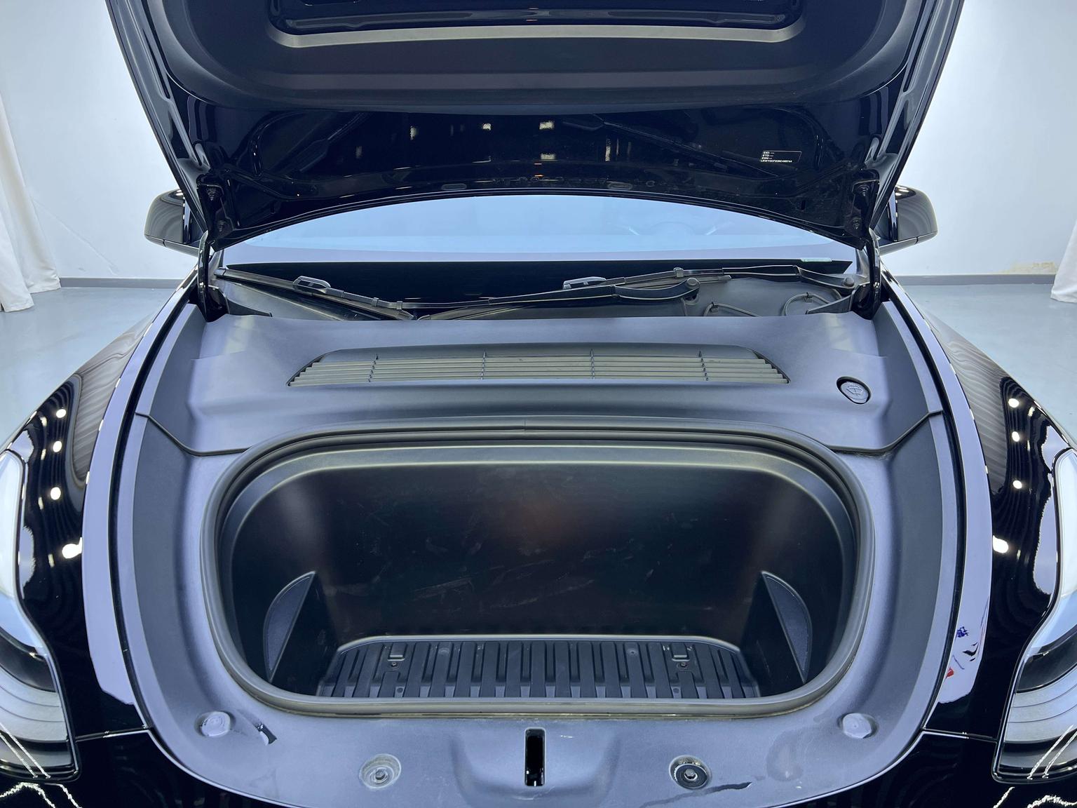 Tesla Model Y — фотографии объявления, Фото 22
