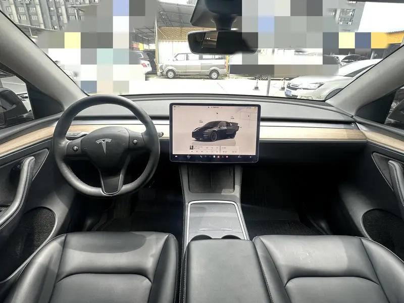 Tesla Model Y — фото 7