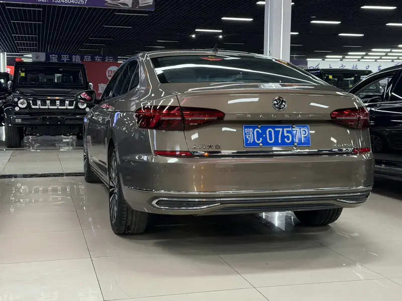 Volkswagen Passat — фото 4