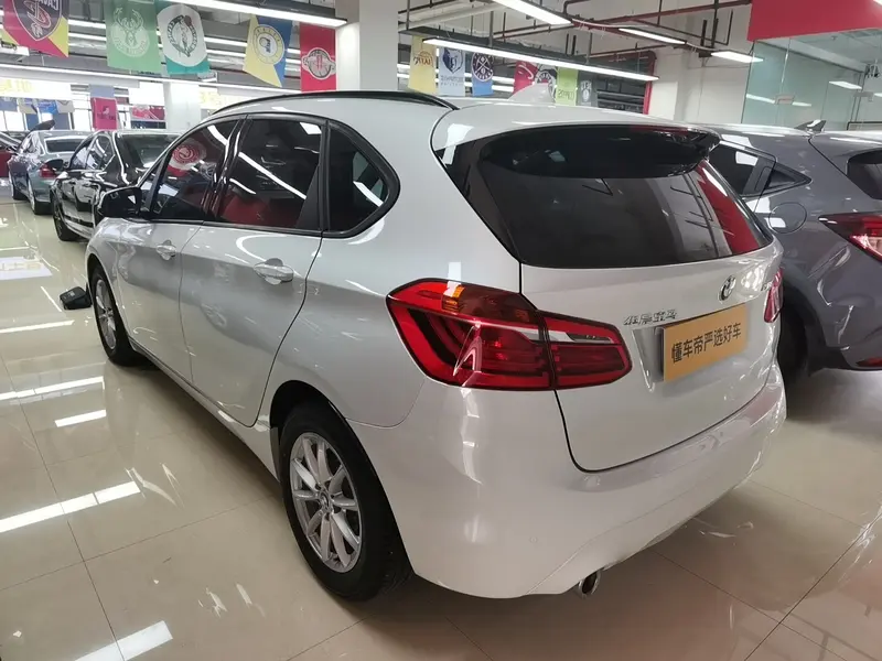 BMW 2 Xi Lv Xing Che 218i стиль — фото 4