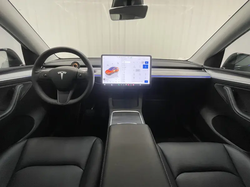 Tesla Model Y — фото 14