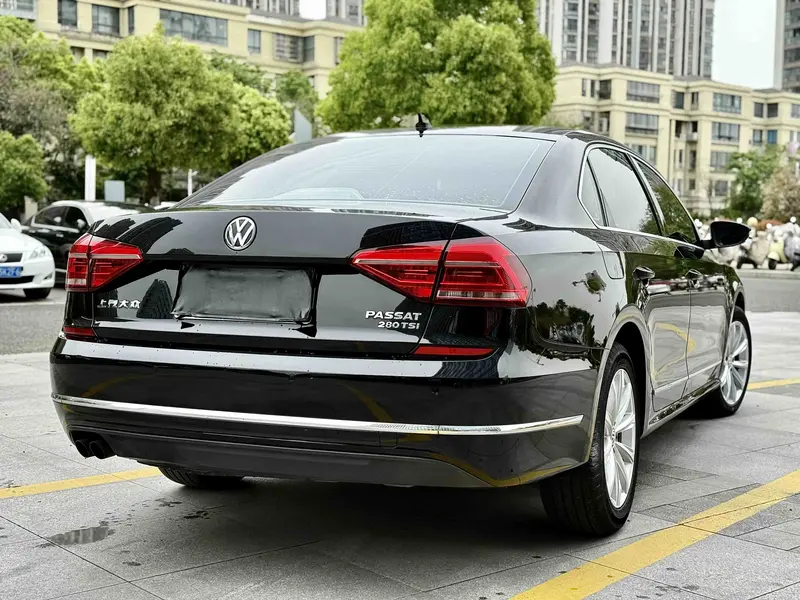 Volkswagen Passat — фото 5