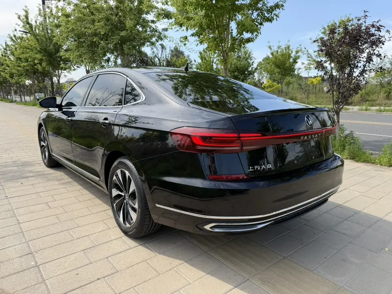Volkswagen Passat — фото 5