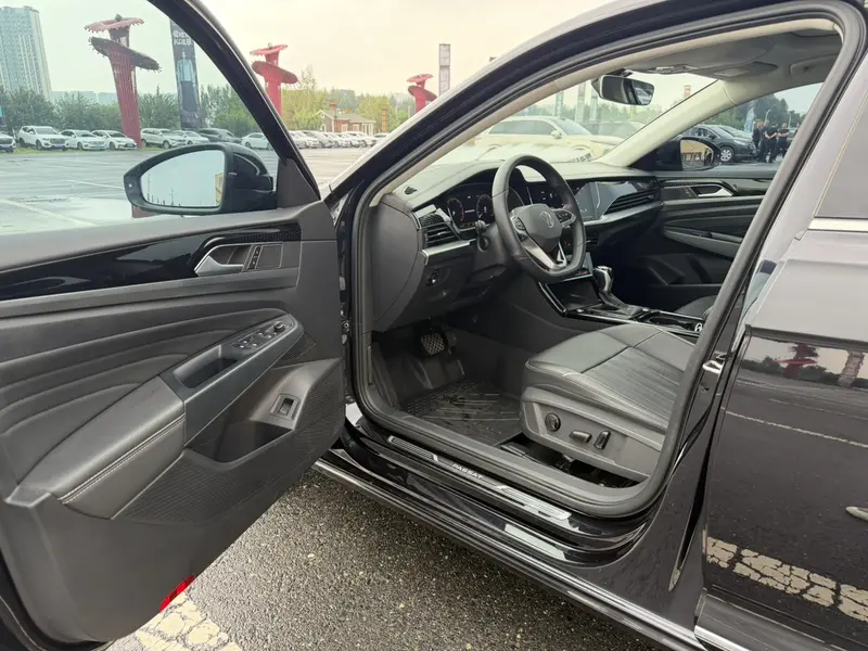 Volkswagen Passat — фото 12