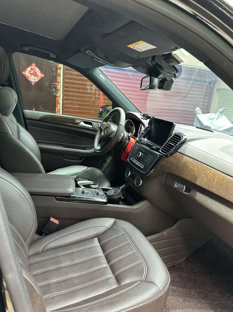 Mercedes-Benz GLS 400 4MATIC динамик — фото 6