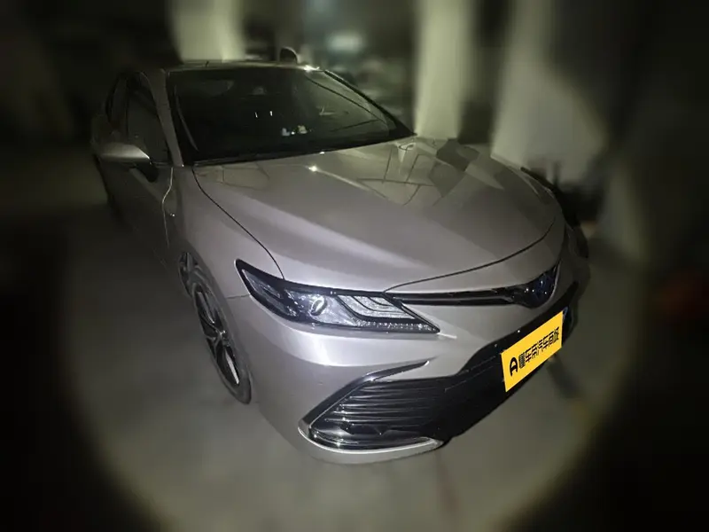 Toyota Camry — фото 3