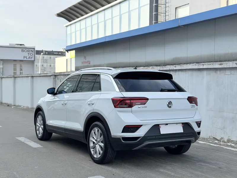 Volkswagen T-Roc — фото 4