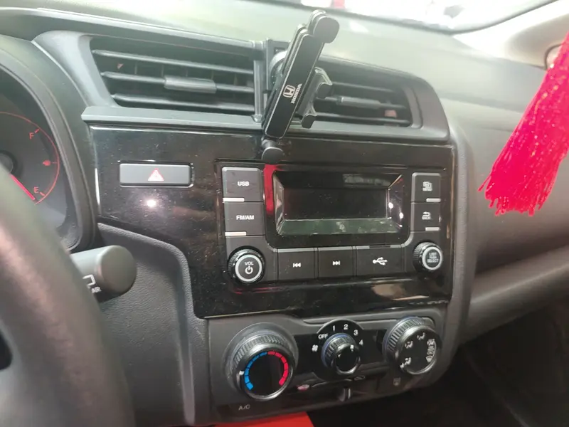 Honda Fit — фото 12