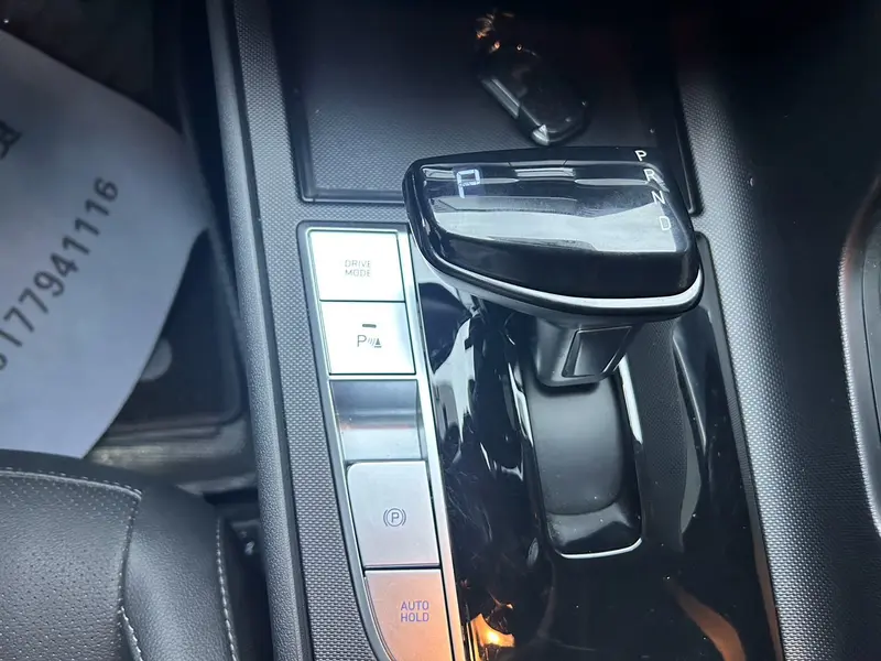 Hyundai Elantra — фото 12