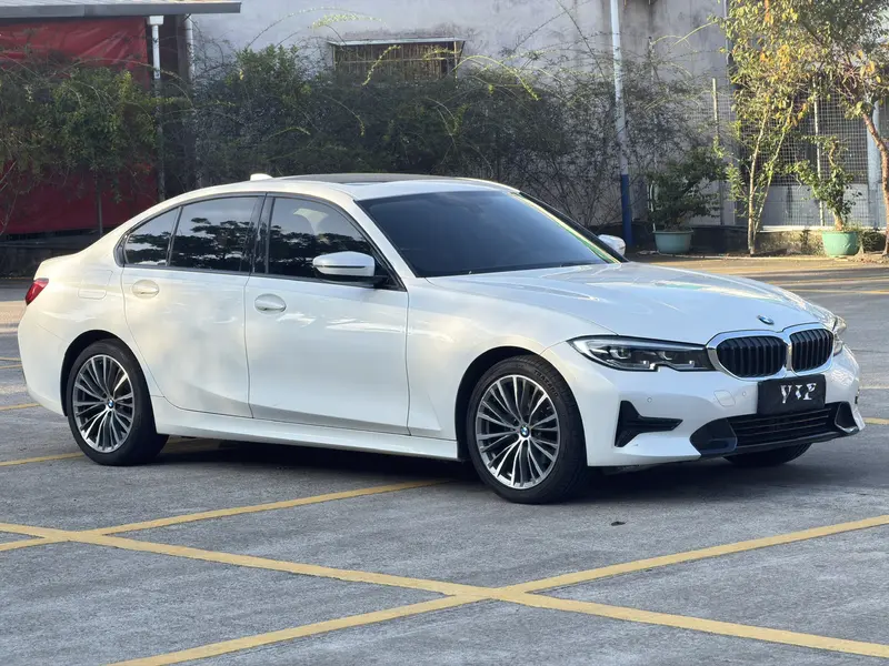 BMW 3 Series 320i спортпакет — фото 3