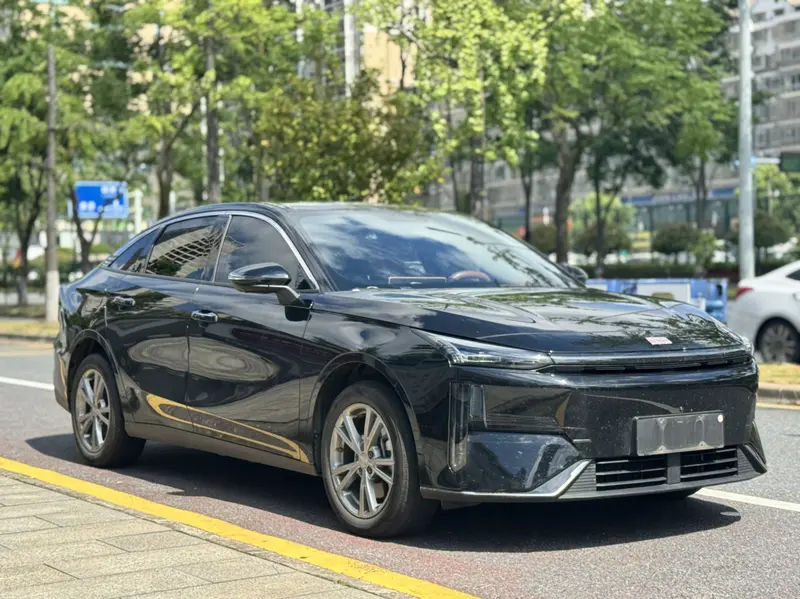 Geely Galaxy L6 — фото 3