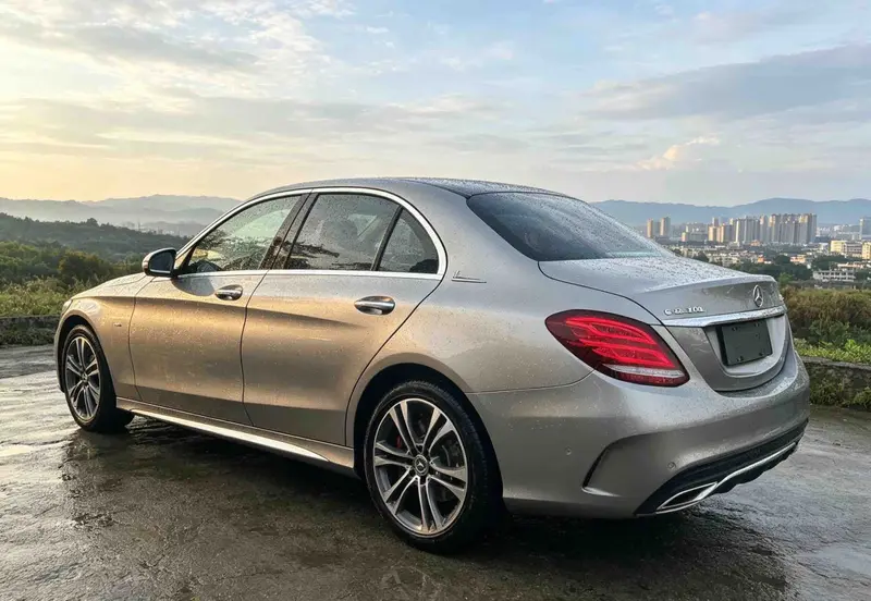 Mercedes-Benz C-Class C 200 L Sport — фото 4
