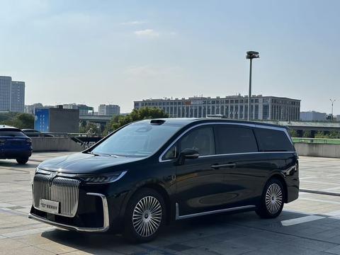 VOYAH Dreamer PHEV