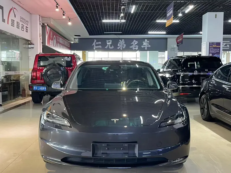 Tesla Model 3 — фото 2