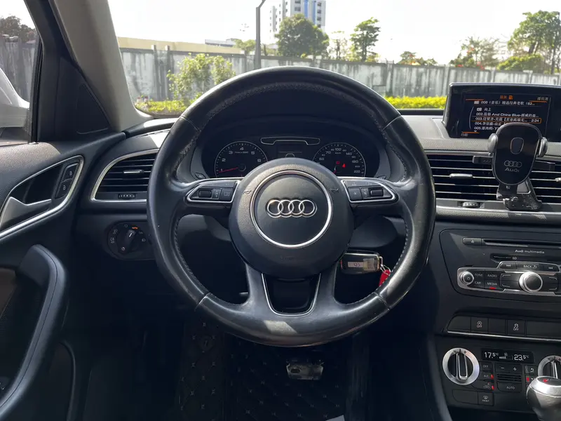Audi Q3 — фото 11