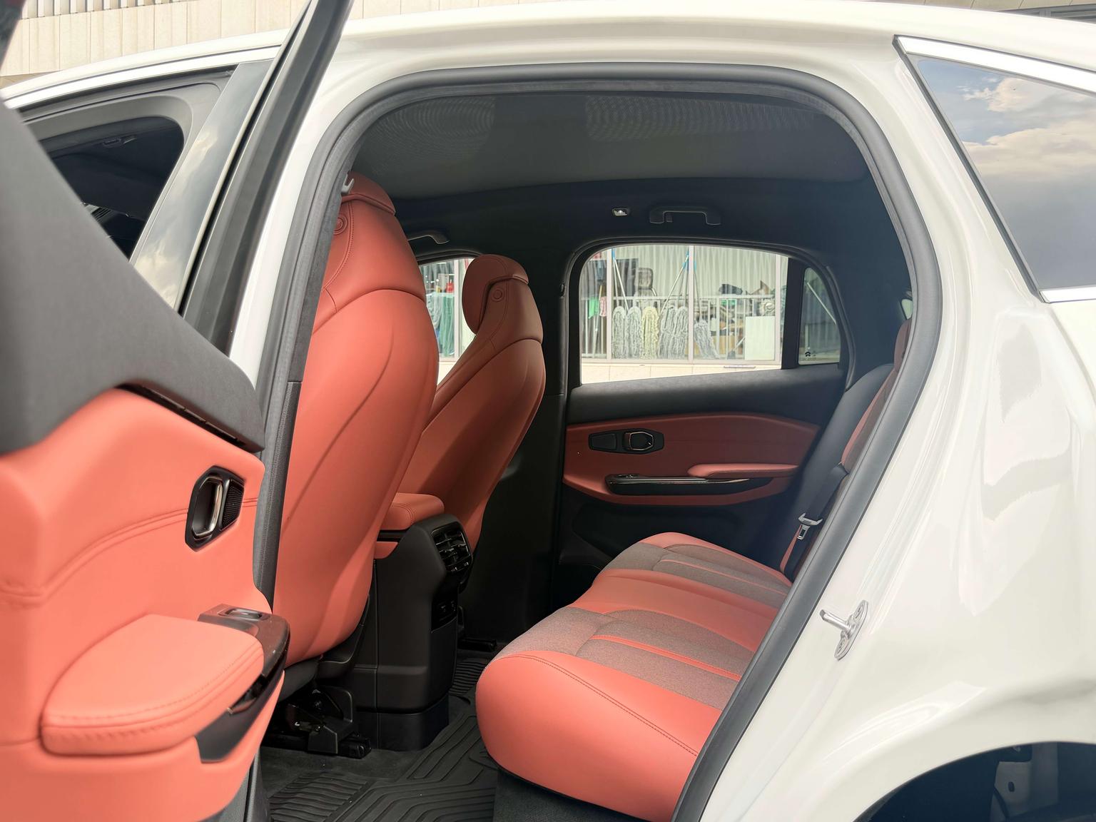 NIO EC6: фотография 19 из 26