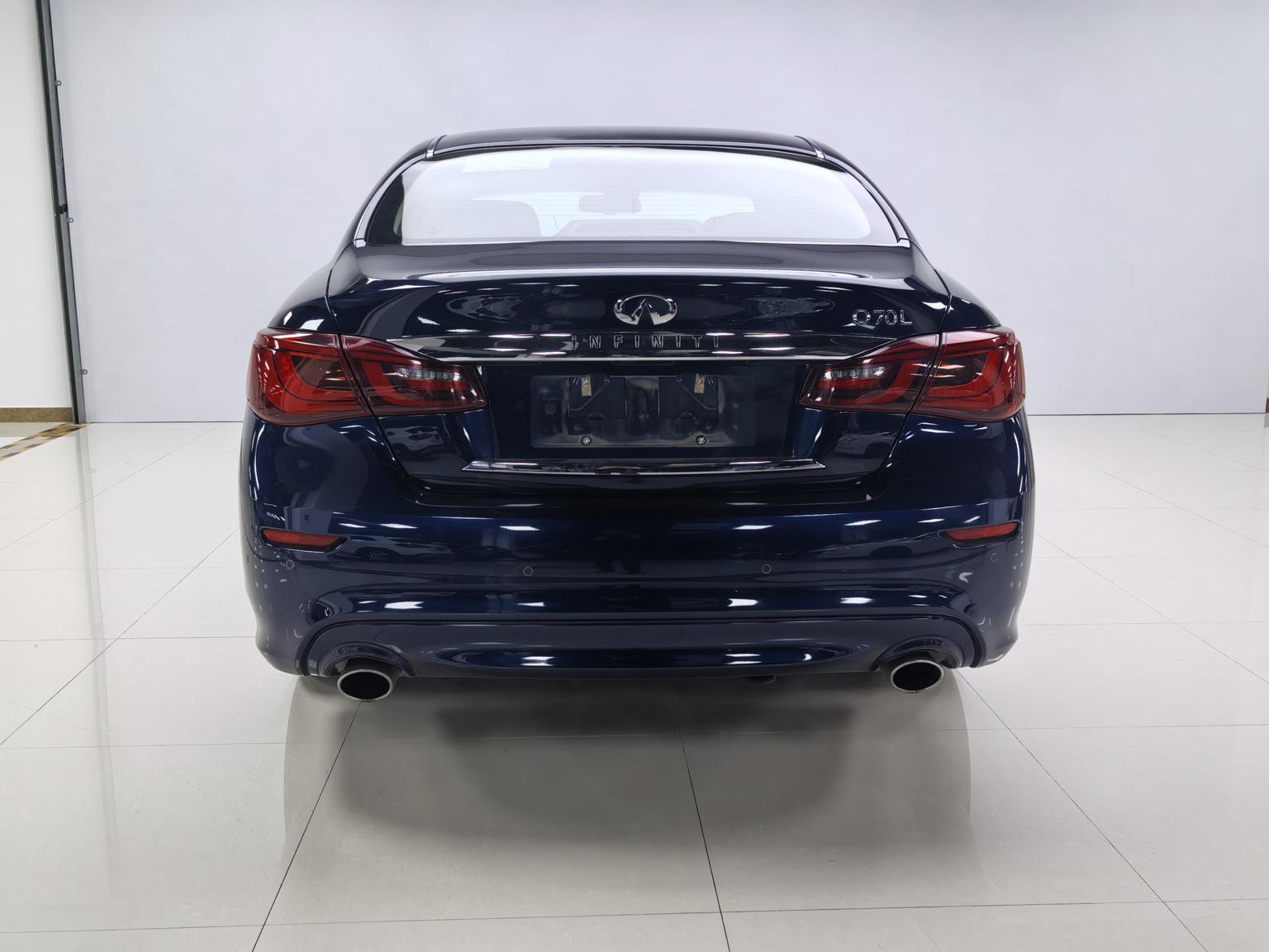 Infiniti Q70: фотография 5 из 14