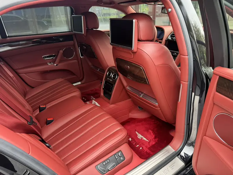 Bentley Flying Spur — фото 8