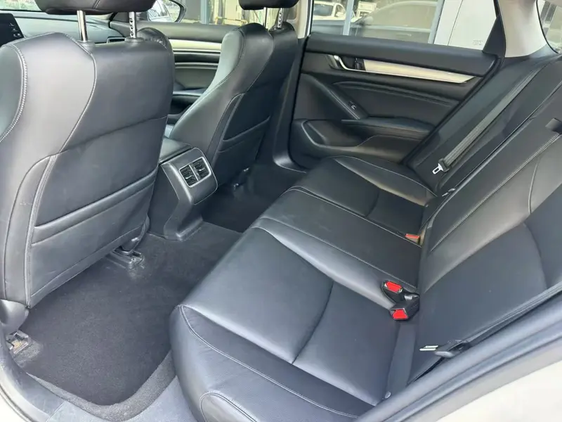 Honda Accord — фото 9