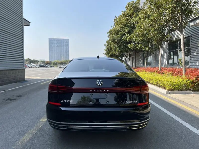 Volkswagen Passat — фото 5