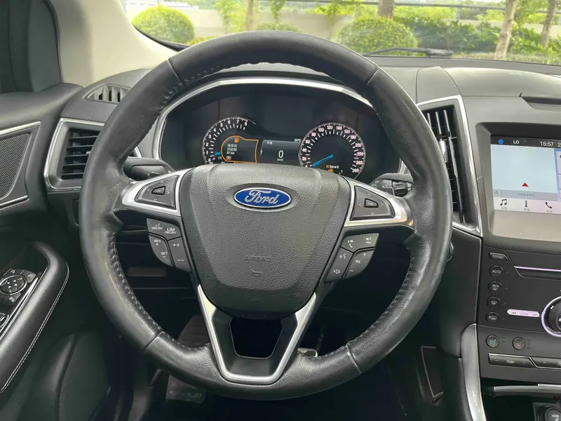 Ford Edge — фото 11