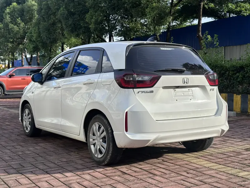Honda Fit — фото 4