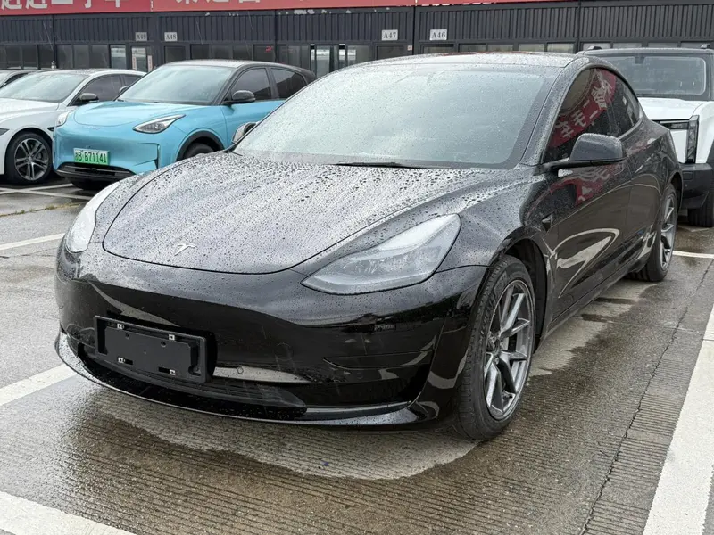 Tesla Model 3 — фото 1