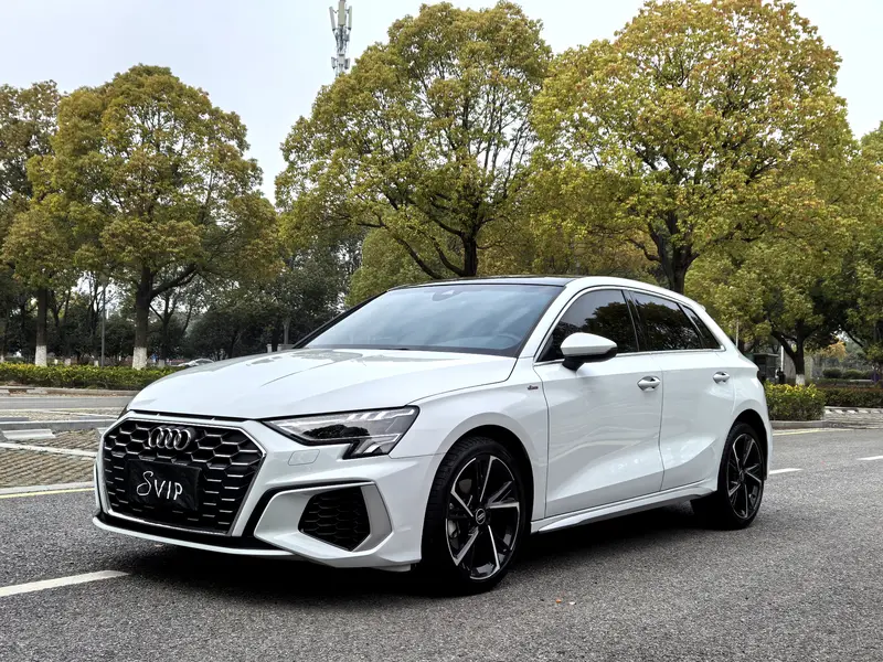 Audi A3 — фото 1
