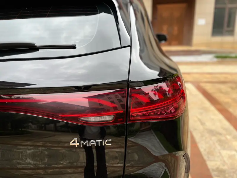 Mercedes-Benz EQE SUV — фото 10