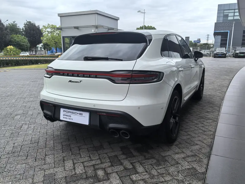 Porsche Macan T 2.0 T — фото 6