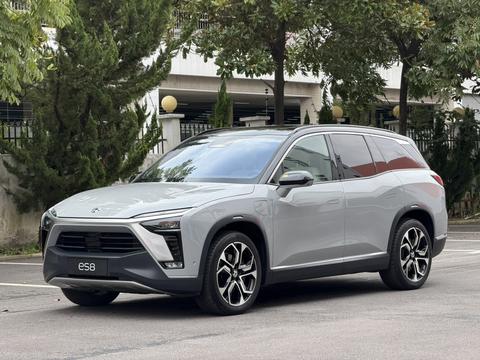 Nio ES8