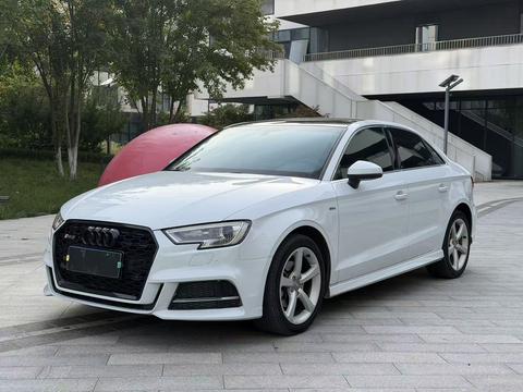 Audi A3 2018 30 Limousine 35 TFSI Fashion