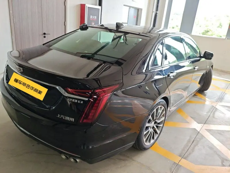 Cadillac CT6 — фото 6