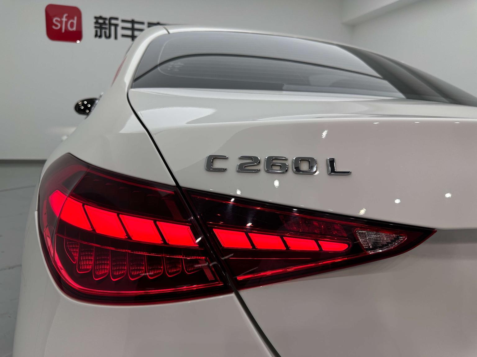 Mercedes-Benz C-Class: фотография 28 из 30