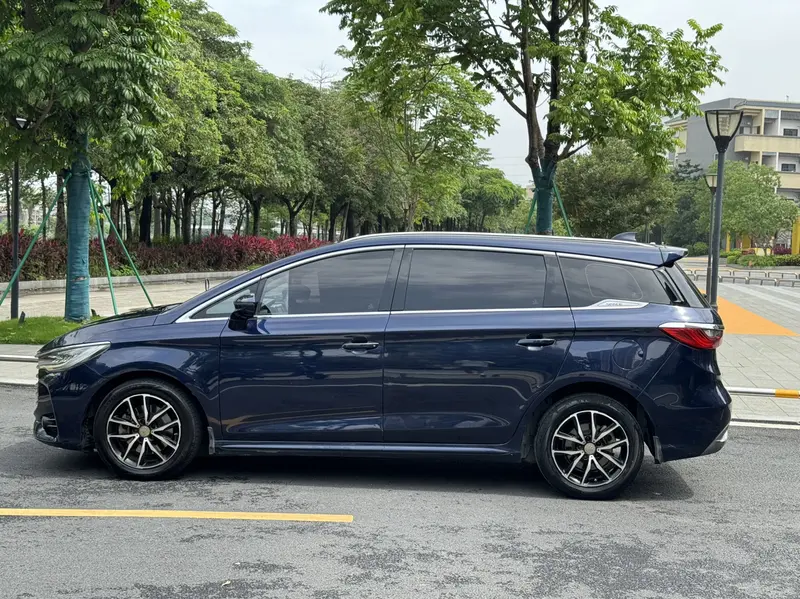 BYD Song Max — фото 4