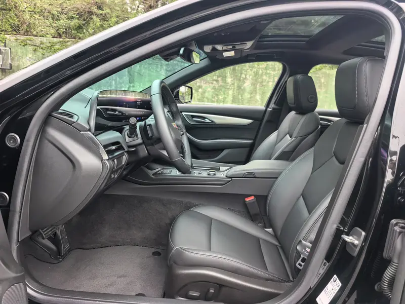 Cadillac CT5 — фото 12