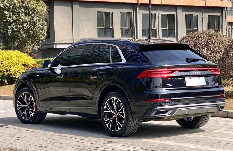 Audi Q8 — фото 5