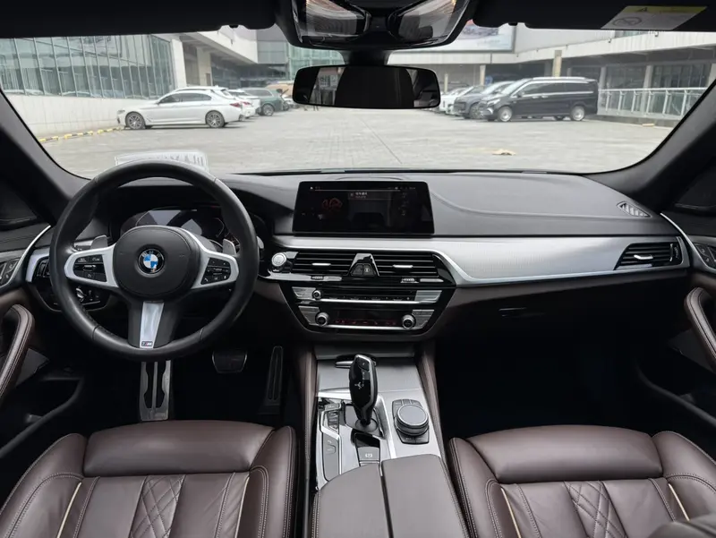 BMW 5 Series 540i M спортпакет — фото 7