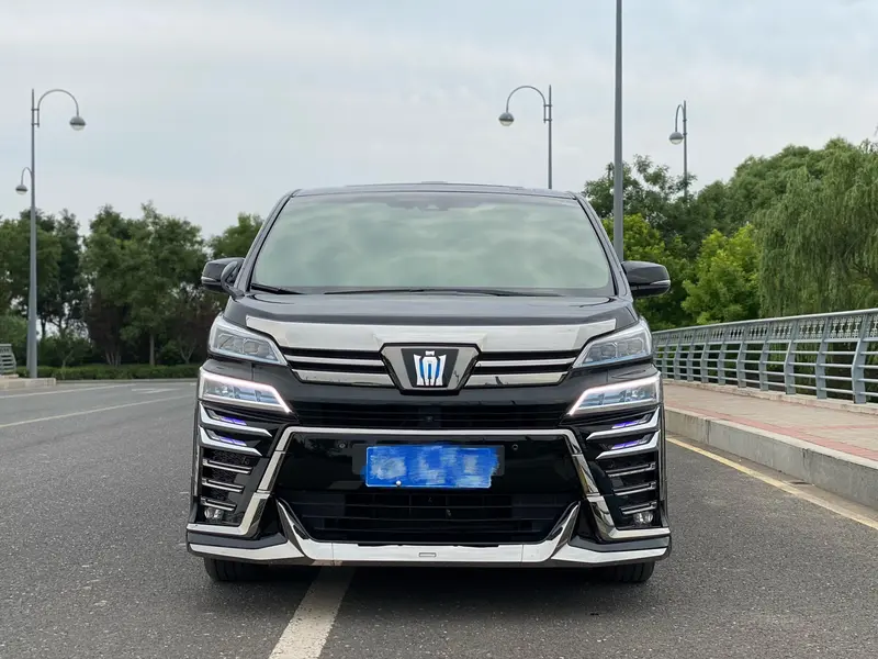 Toyota Vellfire — фото 2