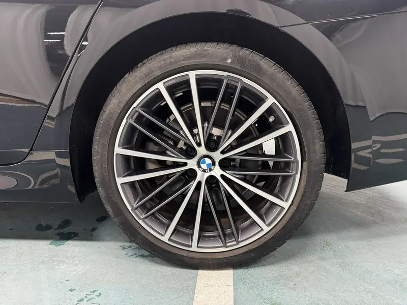 BMW 5 Series — фото 11