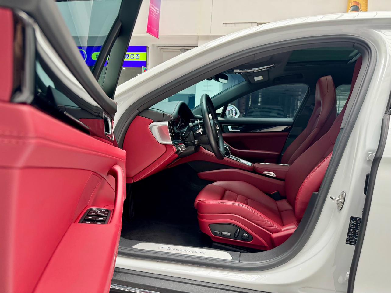 Porsche Panamera: фотография 6 из 13