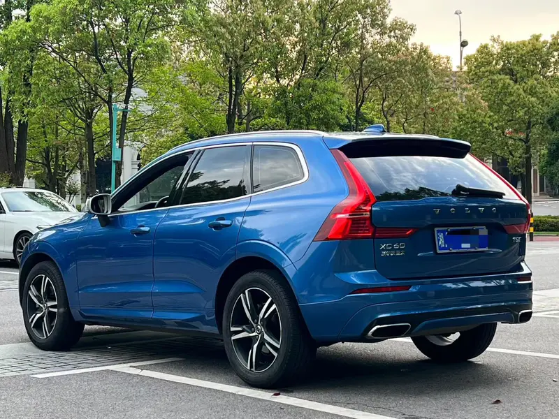 Volvo XC60 — фото 4