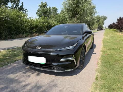 Geely Galaxy Starshine 8 PHEV