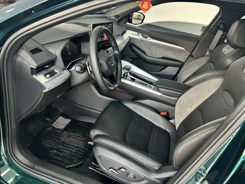 Geely Xingrui 2.0 T — фото 8