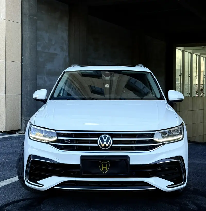 Volkswagen Tiguan L — фото 2